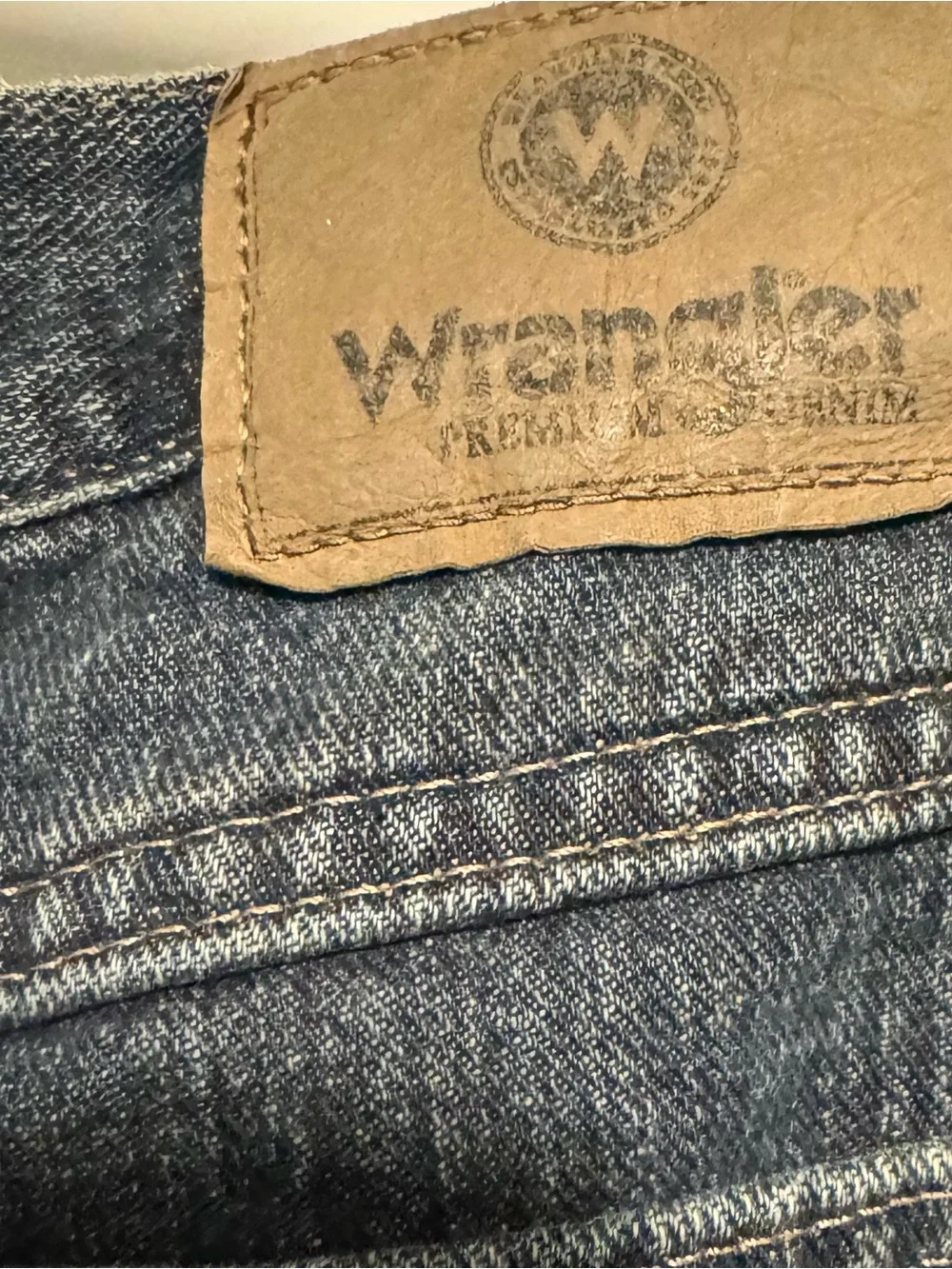 Wrangler Classic Men's Dark Blue Wash Jeans